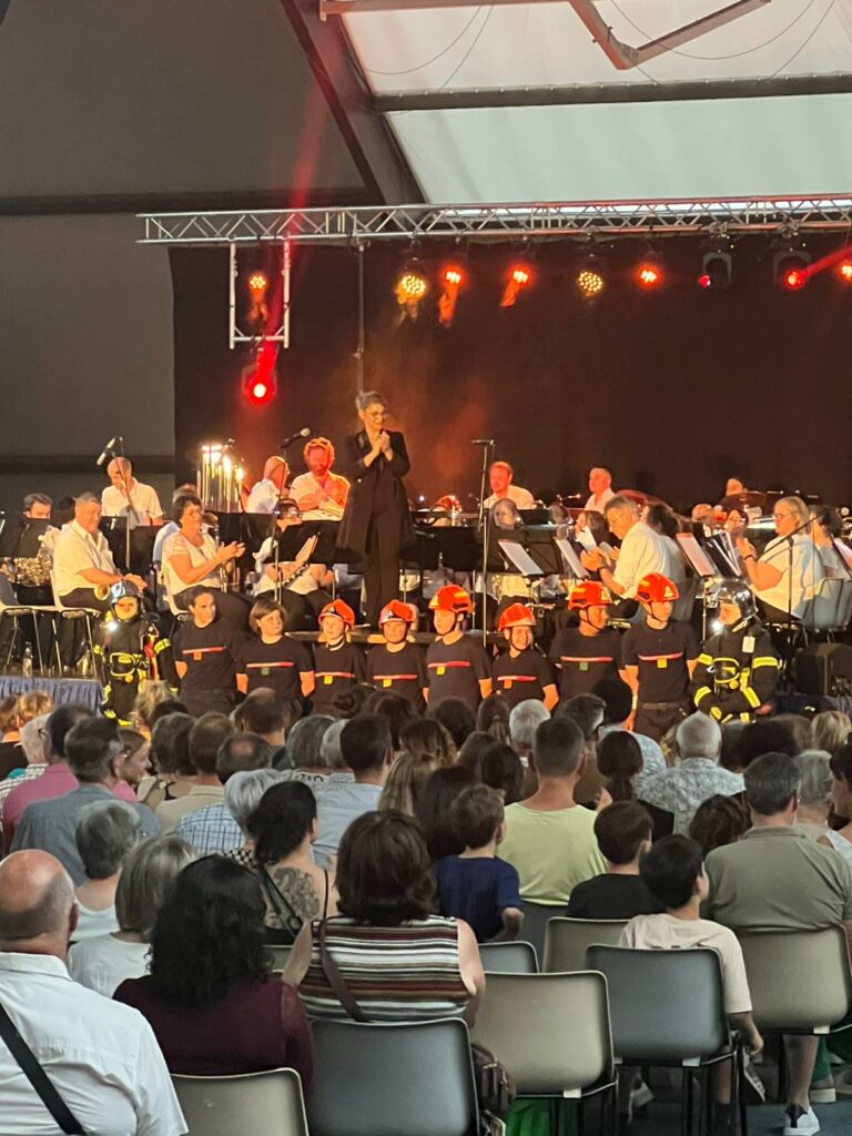CMF10